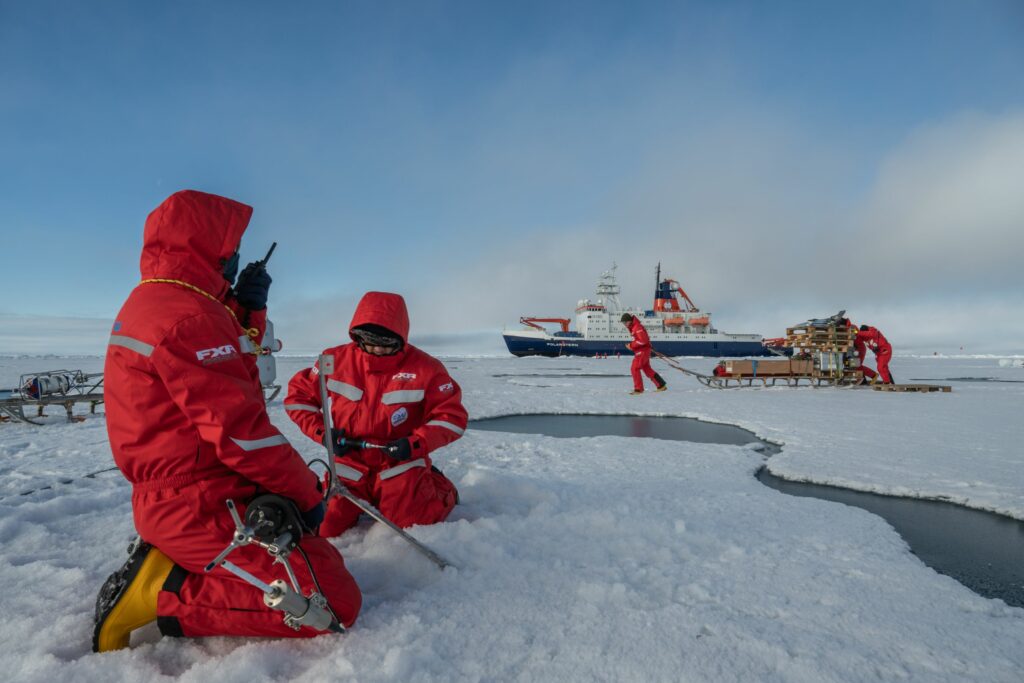 First ice station on the ice at 84° 04.06' N 031° 16.04' E. Science teams built their science stations on ice.